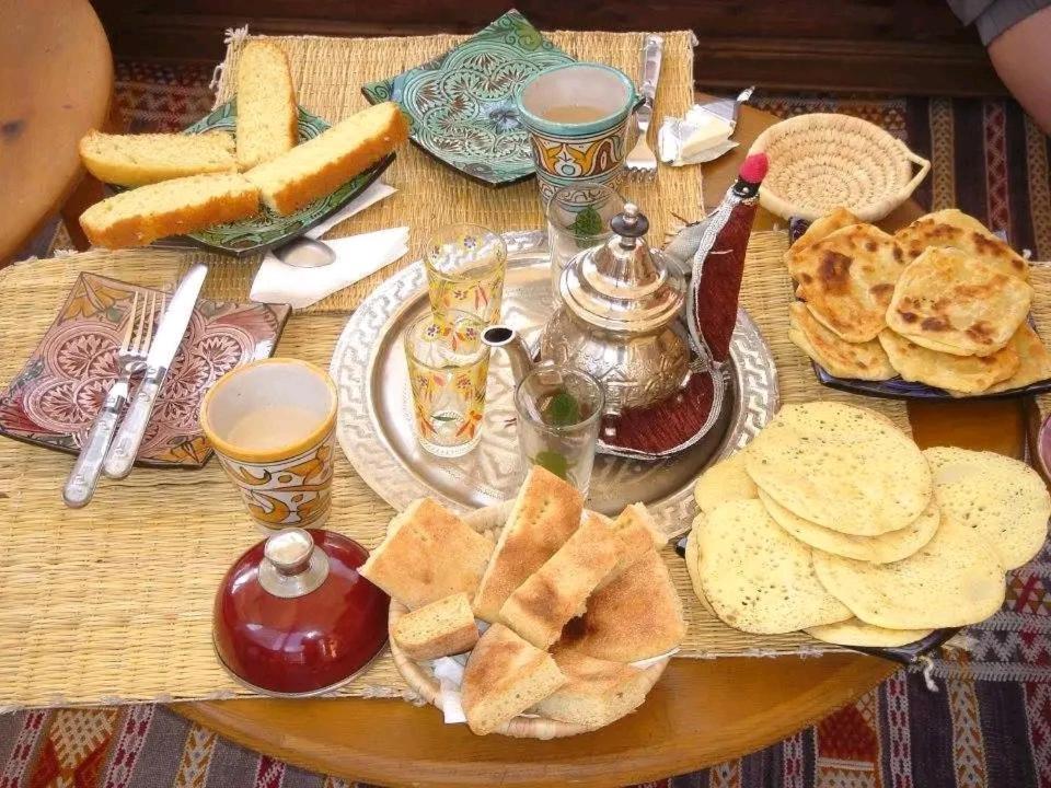 Riad Pizzeria Marhaba Akhendachou n'Ait Ouffi Eksteriør billede